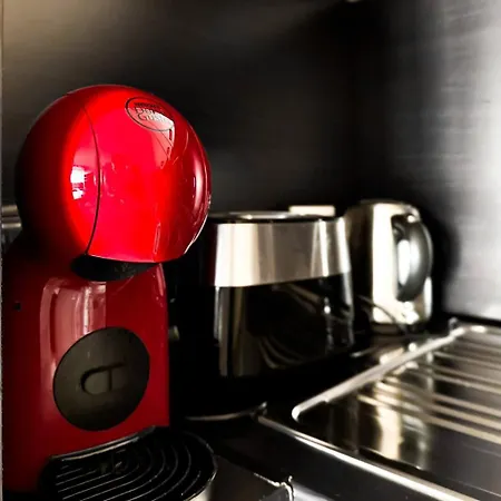 Apartment Nomad Friendly Fast Wi-fi Kitchen Ac